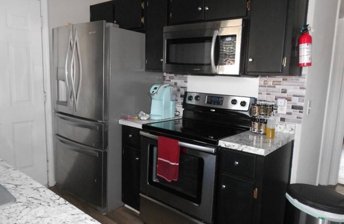 Pooler House | Savannah Getaway W/scenic stairs close to airport , Downtown quiet neighborhood