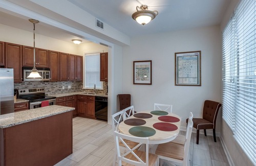 Beach Institute Condo | Savannah Historic District - Affordable & Spacious near Forsyth Park