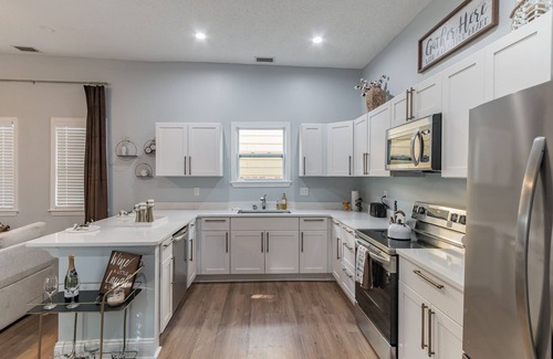 Thomas Square House | Savannah Relaxation/3br Home with Free parking + Wifi