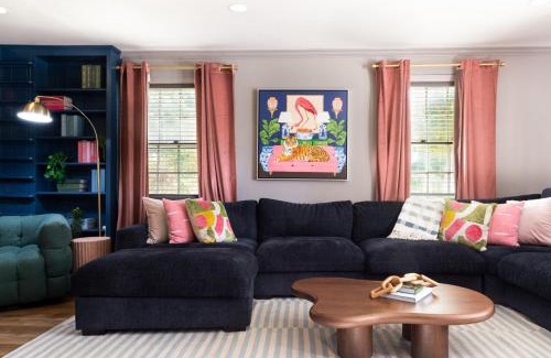 Isle of Hope Historic District House | Savannah Retreat with Pool,Golf,Hot tub, Sleeps 14