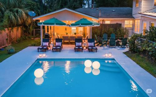 Isle of Hope Historic District House | Savannah Retreat with Pool,Golf,Hot tub, Sleeps 14