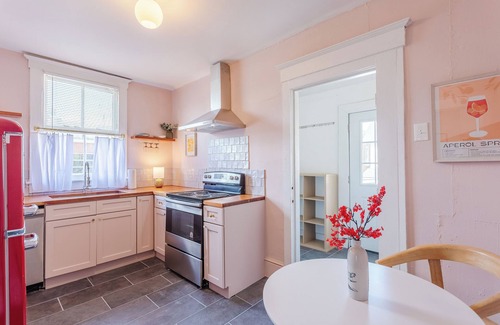 Thomas Square Apartment | Savannah Stay with Style 3BR, Walk to Everything!