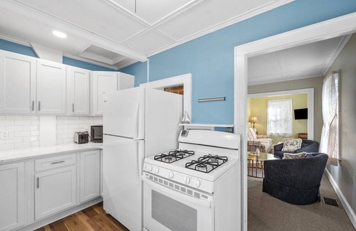 Plymouth House | Save 10% on Fall Stays - Book by Nov 21!