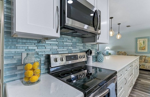 Bradenton House | Save Big This Fall: 10% Off Until Nov 30!