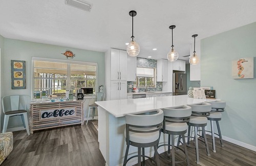 Bradenton House | Save Big This Fall: 10% Off Until Nov 30!