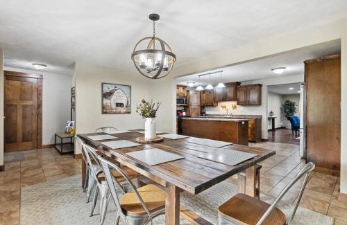 Sawyer House | Sawyer Farmhouse -Spacious Retreat with 5 Bedrooms