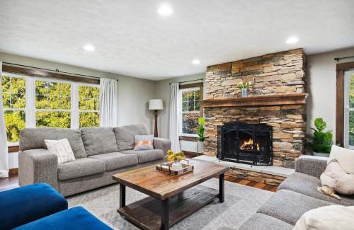 Sawyer House | Sawyer Farmhouse -Spacious Retreat with 5 Bedrooms
