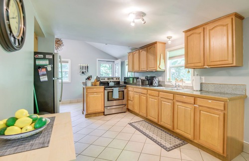 Gilmanton House | Sawyer Lake Retreat w/Decks: Walk to Beach!