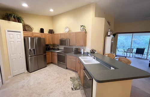 Fort Myers Condo | Say no to the snow! Beautiful condo in Colonial Country Club