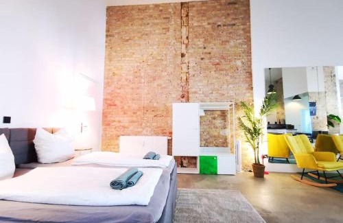 Charlottenburg Apartment | SC 00 LOFT by ROCKCHAIR Apartments l SUPERHOST Status l Unique & Style Loft 205 sqm 2 Floors Tablefootball Tabletennis 3 Bathrooms Boxspringbeds welcomes you!