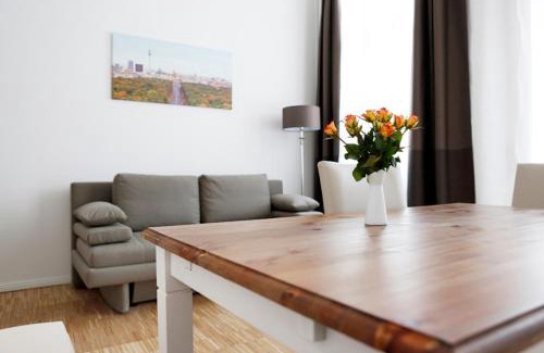 Charlottenburg Apartment | SC 03 by ROCKCHAIR Apartments l SUPERHOST Status l 2 Bedrooms Boxspringbeds Balcony Elevator - Cozy Family & Business Flair welcomes you!