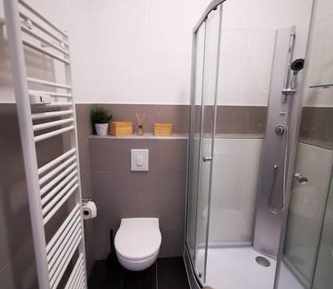 Charlottenburg Apartment | SC 07 by ROCKCHAIR Apartments l SUPERHOST Status l 2,5 Bedrooms Boxspringbeds Balcony Elevator welcomes you!