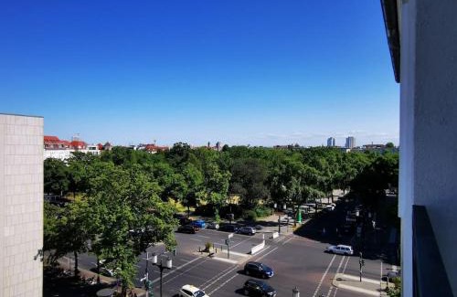 Charlottenburg Apartment | SC 07 by ROCKCHAIR Apartments l SUPERHOST Status l 2,5 Bedrooms Boxspringbeds Balcony Elevator welcomes you!