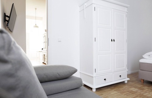 Charlottenburg Apartment | SC 2 elevator + 4 bedrooms + 2 bathrooms 110 sqm balcony +