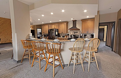 Snowshoe Condo | SC 5801: Spacious Penthouse | Huge Kitchen & Room for Everyone