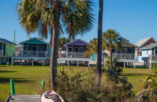Cape San Blas Cottage | Scallop Cove #3 - Phish Headz - Bayfront, Pet Friendly, Save 15% on 25' Bookings!