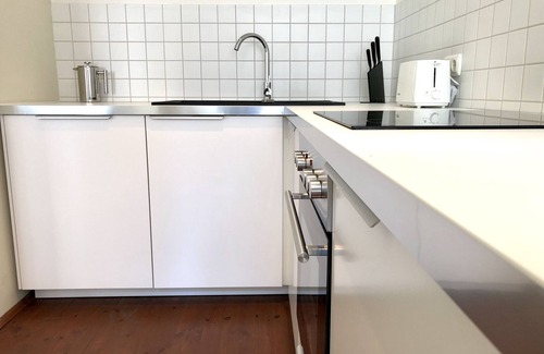 Pirna Apartment | Scandinavian 2-zi Apartment im Zentrum + Balkon