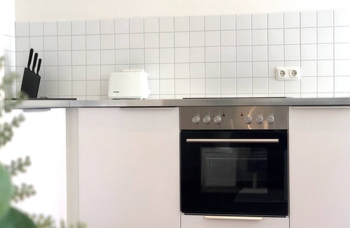 Pirna Apartment | Scandinavian 2-zi Apartment im Zentrum + Balkon