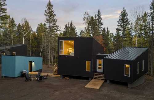 Lutsen Apartment | Scandinavian Chalet with Sauna in Lutsen - Red