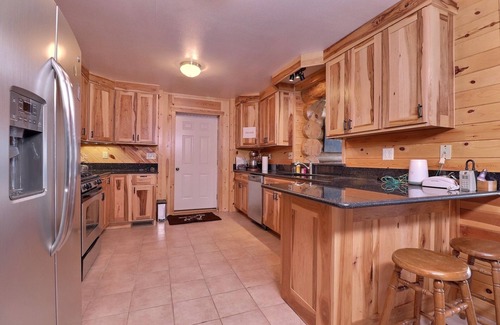 Fifield House | Scandinavian hand-scribed full log home on 31 acres and a quiet lake and trails