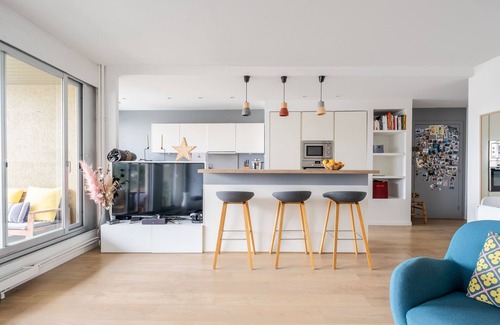 Necker Apartment | Scenes of the Eiffel Tower, by Veeve
