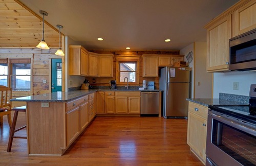 Wolf Laurel Cabin | Scenic 3-Story Cabin w/Hot Tub, Panoramic Views, Near Hatley + Biltmore Pass