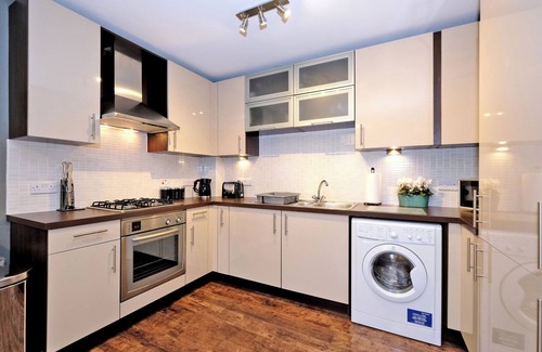 Central Aberdeen Apartment | Scenic Aberdeen home with sea views
