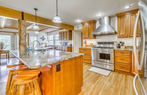 Alto House | Scenic Alto Getaway w/Mountain Views & Hot Tub!
