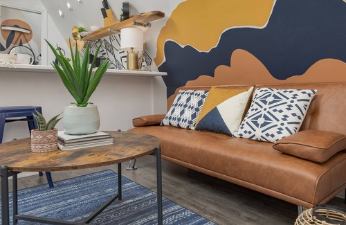 Red Bank Apartment | Scenic City Boho Getaway
