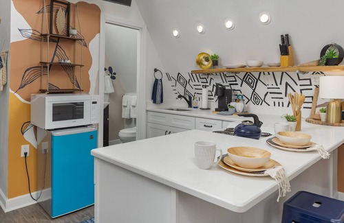 Red Bank Apartment | Scenic City Boho Getaway