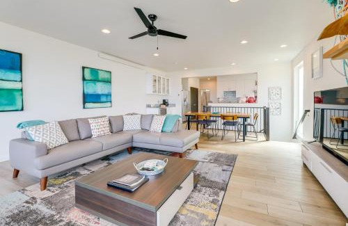 Depoe Bay House | Scenic Depoe Bay Townhome with Deck Less Than 1 Mi to Parks!