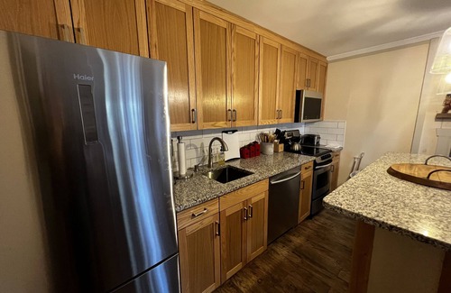 Hunter Condo | Scenic getaway with private Deck