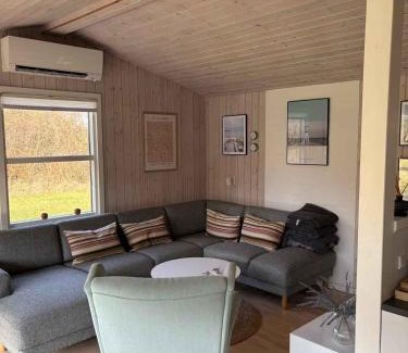 Hoensinge House | Scenic Holiday Home Near Child-Friendly Beach