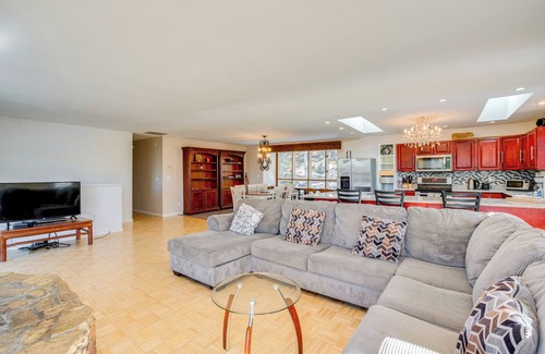 Upper Kingsbury House | Scenic Home w/Sauna - 7 Mi to Heavenly Mountain!