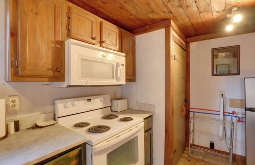 Hot Springs Apartment | Scenic Hot Springs Retreat Near Appalachian Trail!