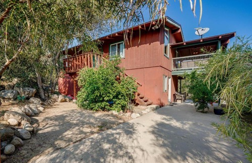 Kernville House | Scenic Kernville Getaway with Deck and Mountain Views!