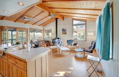 Kernville House | Scenic Kernville Getaway with Deck and Mountain Views!