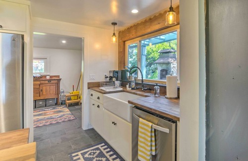 East Shore House | Scenic Lake Almanor Home w/Mountain Views!