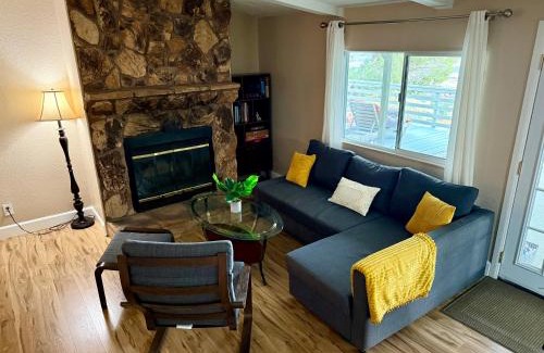 Wofford Heights House | Scenic Lake House & Dog Friendly