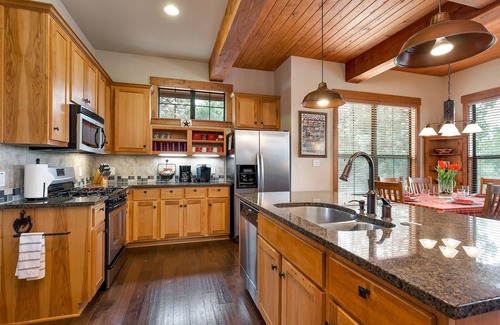 Leander House | Scenic Luxury Home - Hollows Resort & Marina, Lake Travis, 4 Pools