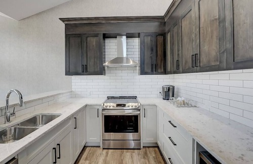 Teepee Town Apartment | Scenic Mountain Escape with BBQ and Private Patio