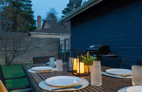 Flagstaff House | Scenic Mountain Getaway by the Park