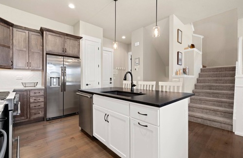 Loveland House | Scenic Mountain Retreat – Golf, Pickleball, Relax