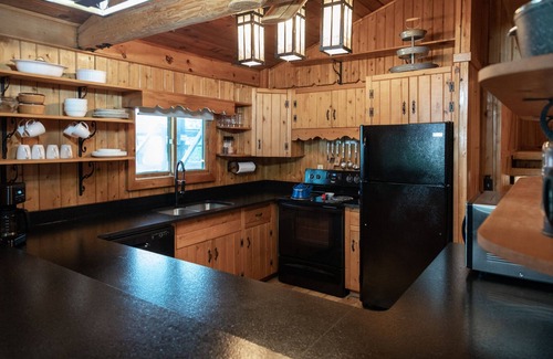 Franklin House | Scenic overlook home in gated community that is spacious and pet friendly.