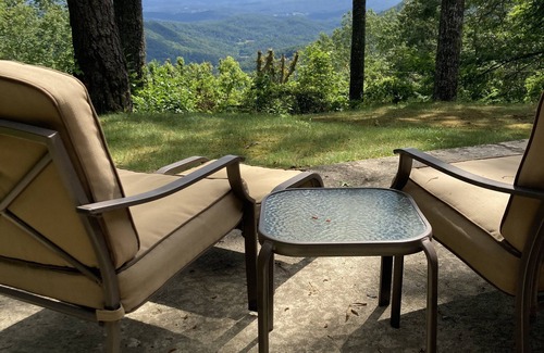 Franklin House | Scenic overlook home in gated community that is spacious and pet friendly.