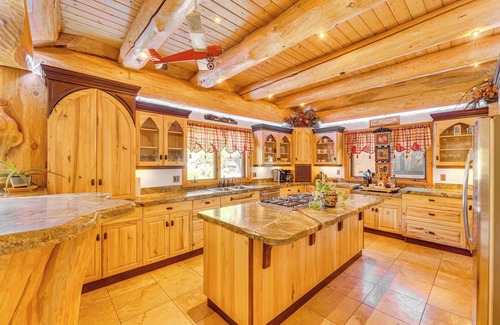 Payson Cabin | Scenic Payson Cabin w/Wraparound Patio