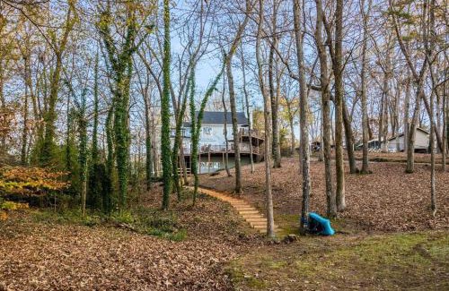 Gainesville House | Scenic Retreat-Lanier Lakefront-Private Dock-Sunset Views!