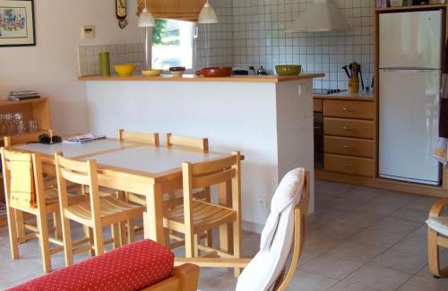 Quillan House | Scenic Retreat w Terrace