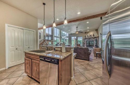 Ruidoso House | Scenic Ruidoso Home with Large Deck and Hot Tub!