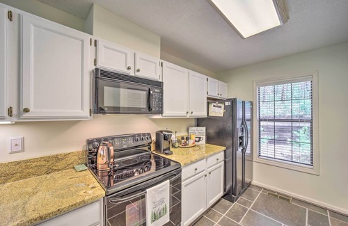 Sapphire Condo | Scenic Sapphire Condo w/Deck + Gas Grill!